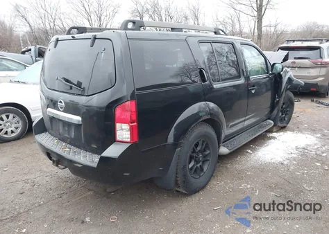 2011 Nissan Pathfinder Silver/Sv z USA, uszkodzony, nr VIN 5N1AR1NB6BC612498